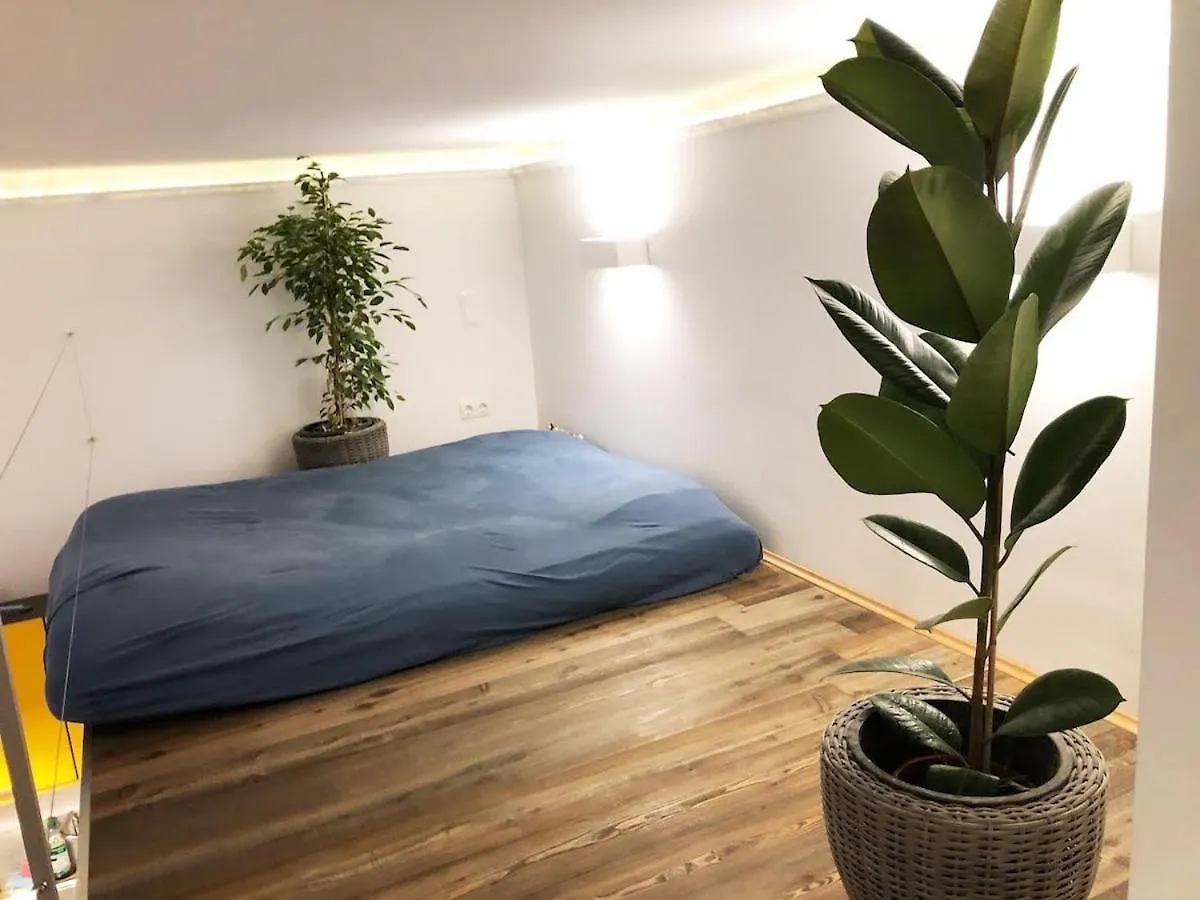 Lofty Garden Stay Vienna Apartment